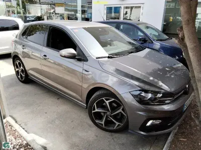 Usado VW Polo R-line 110 CV (80 kW) 2021 Gris / plata Utilitario