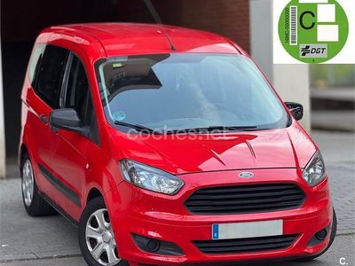 Usado Ford Tourneo Courier Titanium 100 CV (73 kW) 2017 Rojo Monovolumen