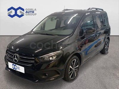 Käytetty Mercedes T180 116 HP (85 kW) 2025 Musta Tila-auto