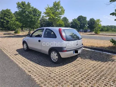 Usado Opel Corsa Club 58 CV (42 kW) 2002 Gris / plata Utilitario