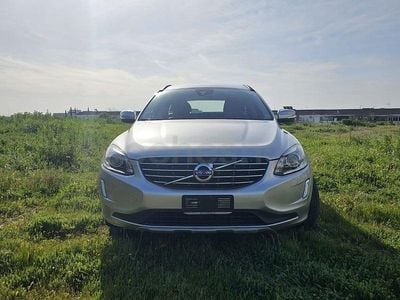 Usado Volvo XC60 Summum 190 CV (139 kW) 2017 Gris / plata SUV