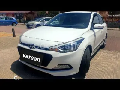 Usado Hyundai i20 GO! 85 CV (62 kW) 2016 Blanco Berlina