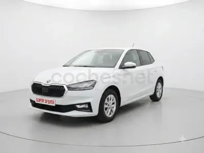 Usado Skoda Fabia Selection 95 CV (69 kW) 2025 Blanco Utilitario
