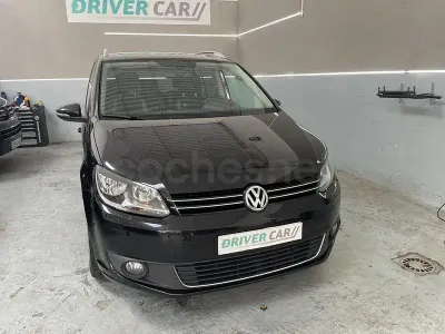 Usado VW Touran Sportline 140 CV (102 kW) 2014 Negro Monovolumen