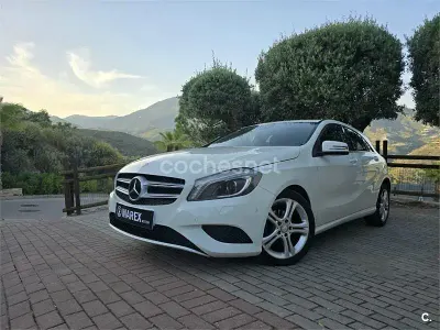 Usado Mercedes A180 Urban 109 CV (80 kW) 2013 Blanco Berlina