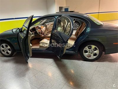 Usado Jaguar S-Type Executive 238 CV (175 kW) 2002 Verde Berlina