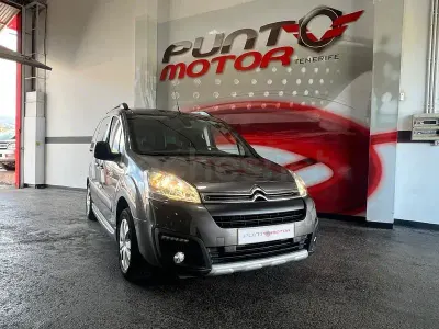 Usado Citroën Berlingo Live 110 CV (80 kW) 2018 Gris / plata Monovolumen