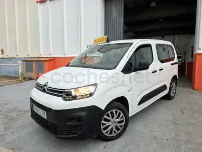 Usado Citroën Berlingo Live 102 CV (75 kW) 2021 Blanco Monovolumen