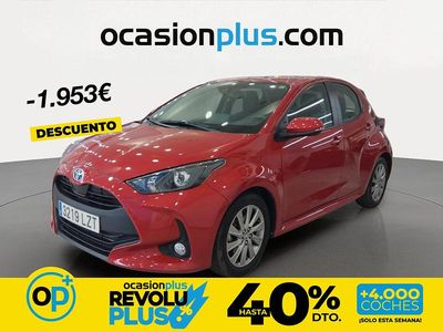 Usado Toyota Yaris Hybrid Active 116 CV (85 kW) 2022 Rojo
