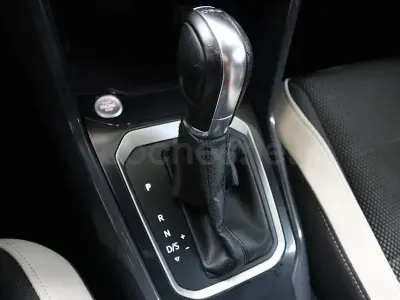 Usado VW T-Roc Advance 150 CV (110 kW) 2019 Blanco SUV
