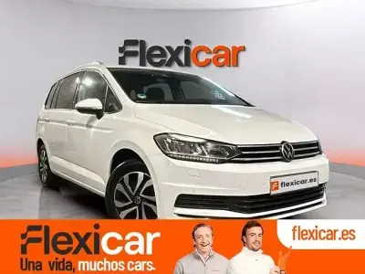 Usado VW Touran Advance 150 CV (110 kW) 2023 Blanco Monovolumen