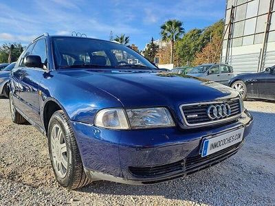Usado Audi A4 193 CV (141 kW) 1999 Azul Familiar