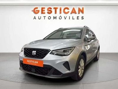 Usado Seat Arona Style 110 CV (80 kW) 2023 Gris SUV