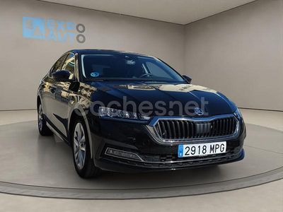 Negro Usado 2024 Skoda Octavia Selection Berlina | 25.990 € (Precio justo)