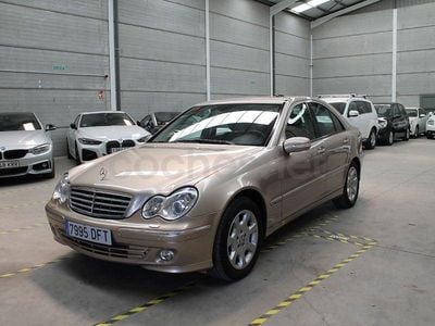 Usado Mercedes C240 Elegance 170 CV (125 kW) 2005 Beige Berlina