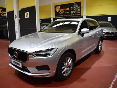 Usado Volvo XC60 Momentum 197 CV (144 kW) 2020 Gris / plata SUV