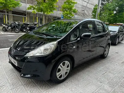 Usado Honda Jazz Trend 90 CV (66 kW) 2012 Negro Utilitario