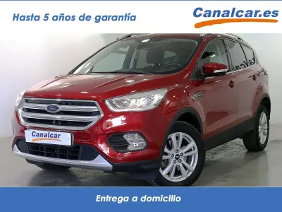 Usado Ford Kuga Titanium 120 CV (88 kW) 2017 Rojo SUV