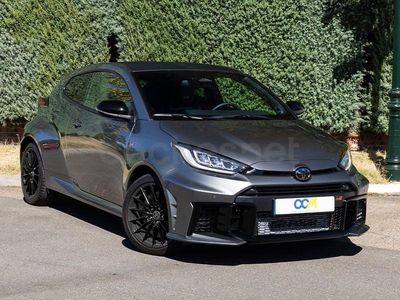 Usado Toyota Yaris 276 CV (202 kW) 2025 Gris / plata Utilitario