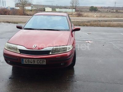 Usado Renault Laguna II Dynamique 120 CV (88 kW) 2004 Granate Berlina