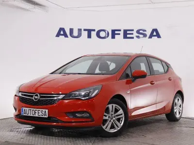 Usado Opel Astra Selective 125 HP (91 kW) 2018 Vermelho