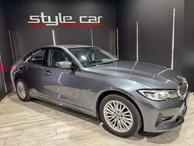 Usado BMW 320e Comfort Edition 204 CV (150 kW) 2021 Gris / plata Berlina