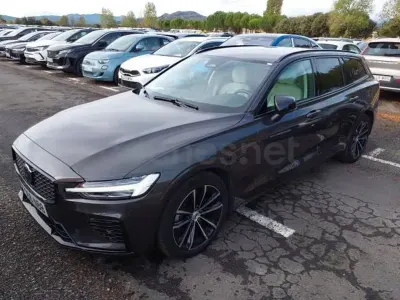 Usado Volvo V60 Plus 350 CV (257 kW) 2025 Gris Familiar
