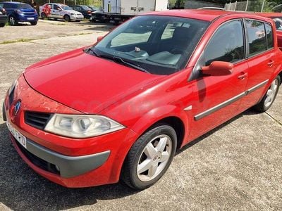 Usado Renault Mégane II 105 CV (77 kW) 2007 Rojo Berlina