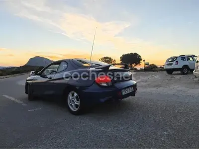 Usado Hyundai Coupé 116 CV (85 kW) 2001 Azul Coupe