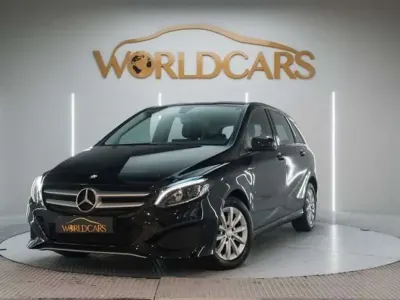 Usado Mercedes B180 109 CV (80 kW) 2015 Negro Utilitario