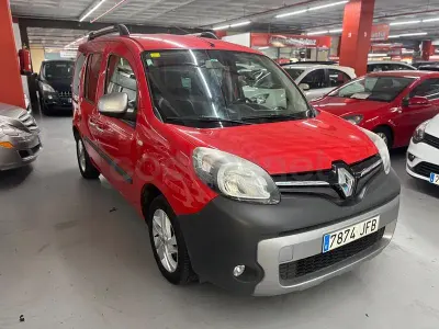Begagnad Renault Kangoo SE 90 HK (66 kW) 2015 Röd Minibuss