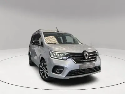 Usado Renault Kangoo Techno 95 CV (69 kW) 2023 Gris / plata Monovolumen