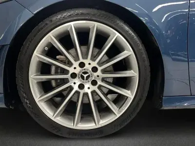 Usado Mercedes A180 136 CV (100 kW) 2022 Azul Utilitario