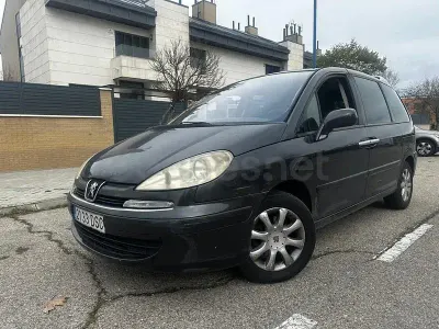 Usado Peugeot 807 130 CV (95 kW) 2005 Gris / plata Monovolumen