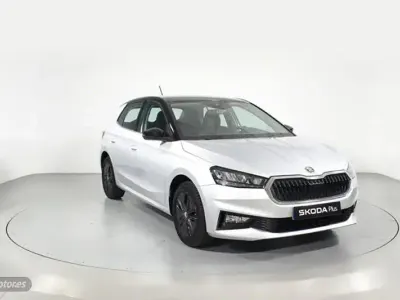 Usado Skoda Fabia Style 95 CV (69 kW) 2022 Plateado Utilitario