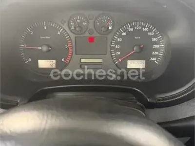 Używany Seat Leon Stella 90 KM (66 kW) 2000 Niebieski Hatchback