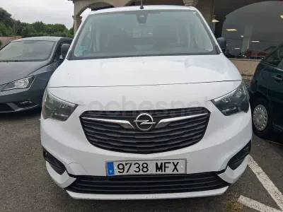 Usado Opel Combo Life Edition 102 CV (75 kW) 2023 Blanco Monovolumen