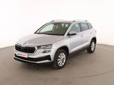 Usado Skoda Karoq Ambition 150 CV (110 kW) 2023 Gris SUV
