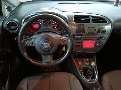 Używany Seat Leon Stylance 106 KM (77 kW) 2008 Czarny Hatchback