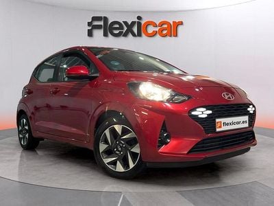 Usado Hyundai i10 67 CV (49 kW) 2023 Rojo Utilitario