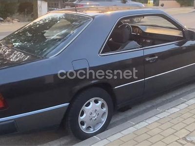 Usado Mercedes E300 231 CV (169 kW) 1992 Negro Berlina