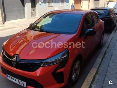Usado Renault Clio V Evolution 100 CV (73 kW) 2024 Rojo Berlina