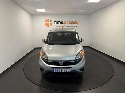 Usado Fiat Doblò Trekking 120 CV (88 kW) 2022 Blanco Monovolumen