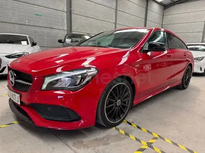 Usado Mercedes CLA200 Shooting Brake 150 CV (110 kW) 2019 Rojo Familiar