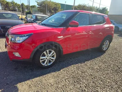 Usado SsangYong Tivoli 115 CV (84 kW) 2016 Rojo SUV