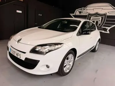 Usado Renault Mégane Coupé 110 CV (80 kW) 2011 Blanco Coupe