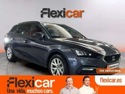 Usado Seat Leon Style 110 CV (80 kW) 2022 Azul Utilitario