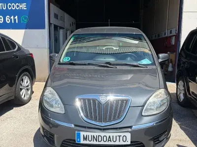 Usado Lancia Musa 95 CV (69 kW) 2010 Negro Monovolumen