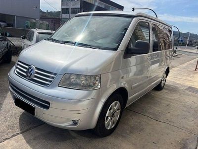 Usado VW Multivan Comfortline 130 CV (95 kW) 2004 Gris / plata Monovolumen