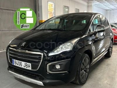 Usado Peugeot 3008 Style 120 CV (88 kW) 2014 Negro Familiar